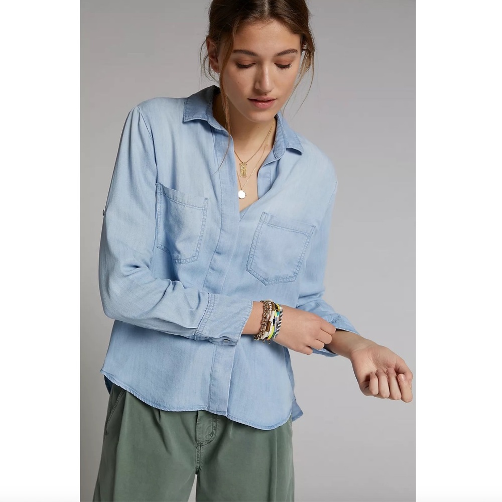 Anthropologie Cloth & Stone Lori Chambray Buttondown